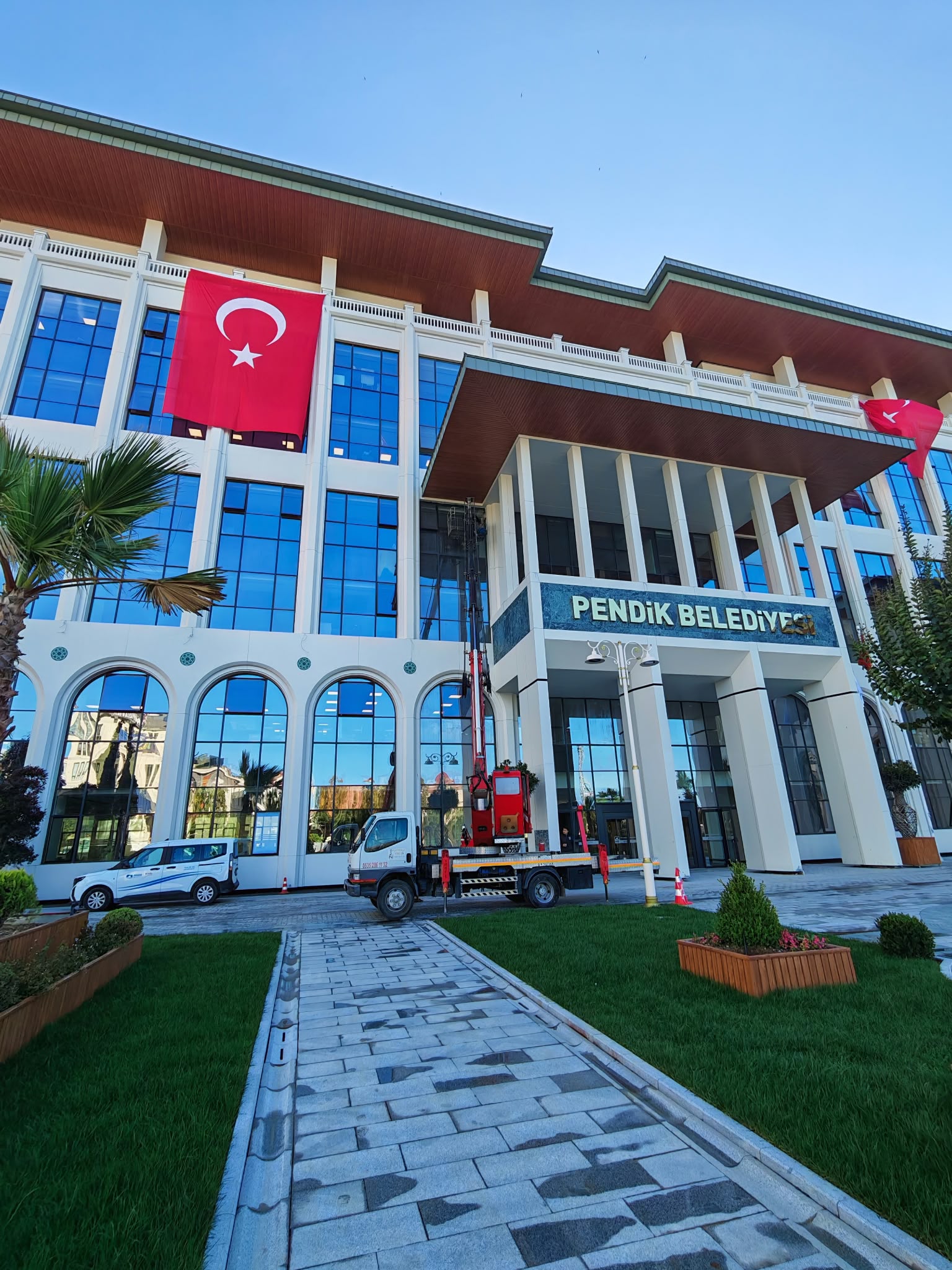 SKYPURE — Pendik Belediyesi Hizmet Binası Dış Cephe Çalışması